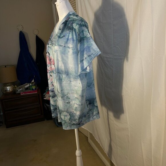 Pixie Lady Pastel floral top Size 2x - Picture 4 of 5